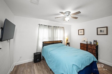 Beautifully remodeled home on 1.7 private acres with no HOA and - photo 15