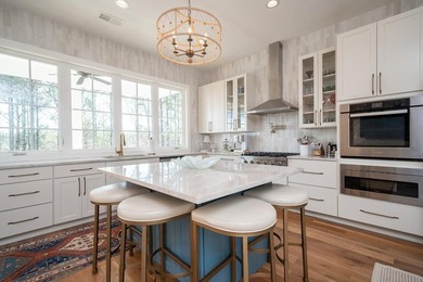 BEAUTIFUL home with STUNNING views of the Highlands Lake! No - photo 17