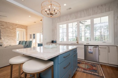 BEAUTIFUL home with STUNNING views of the Highlands Lake! No - photo 18