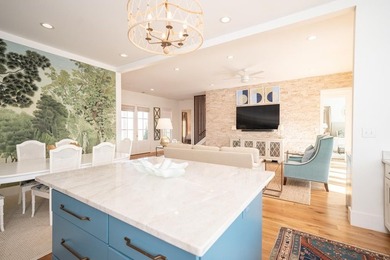 BEAUTIFUL home with STUNNING views of the Highlands Lake! No - photo 21