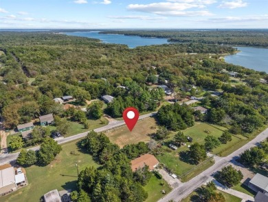 Lake Lot For Sale in Pottsboro, Texas