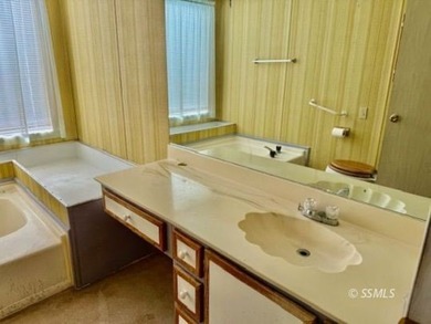 Significant Price Reduction!!! Looking for comfort, space, and - photo 22