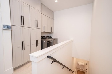 BEAUTIFUL home with STUNNING views of the Highlands Lake! No - photo 25