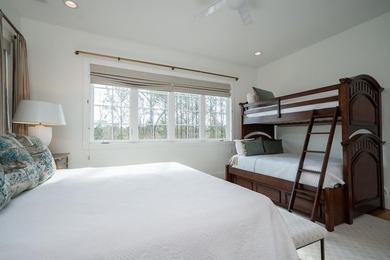 BEAUTIFUL home with STUNNING views of the Highlands Lake! No - photo 31
