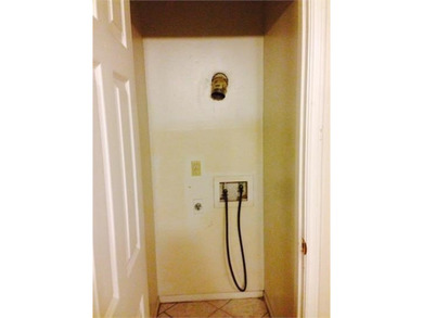 Located just one block from Whitecap Beach, this turnkey studio - photo 6
