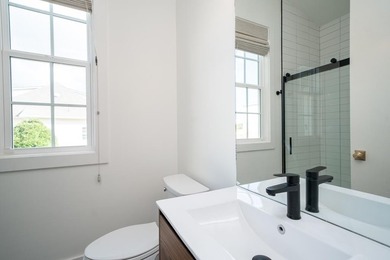 BEAUTIFUL home with STUNNING views of the Highlands Lake! No - photo 38