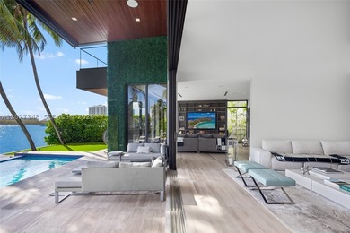 A spectacular modern waterfront estate commanding a premier - photo 13