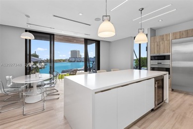 A spectacular modern waterfront estate commanding a premier - photo 15