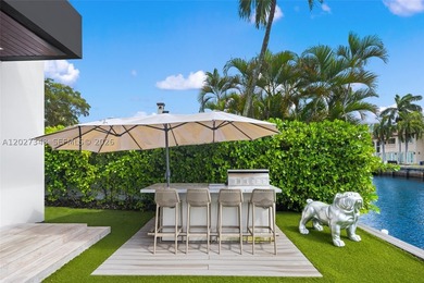 A spectacular modern waterfront estate commanding a premier - photo 20