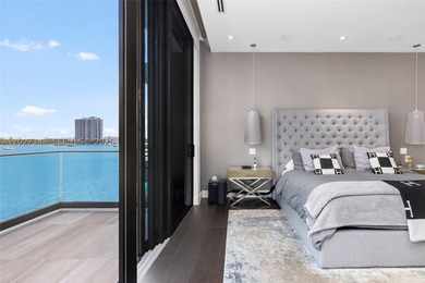 A spectacular modern waterfront estate commanding a premier - photo 25