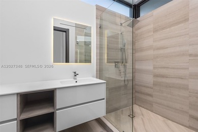 A spectacular modern waterfront estate commanding a premier - photo 38