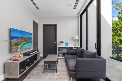 A spectacular modern waterfront estate commanding a premier - photo 39