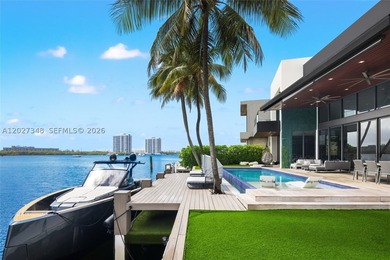 A spectacular modern waterfront estate commanding a premier - photo 41