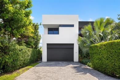 A spectacular modern waterfront estate commanding a premier - photo 56