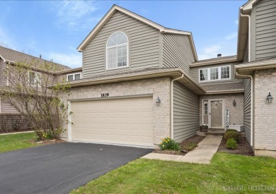 Lake Townhome/Townhouse Sale Pending in Naperville, Illinois