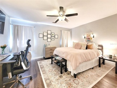 Beautifully UPDATED 1 bedroom / 1 bathroom ground-floor condo in - photo 11