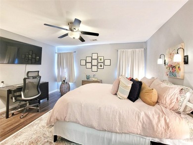Beautifully UPDATED 1 bedroom / 1 bathroom ground-floor condo in - photo 13