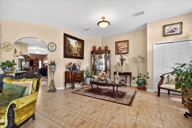 Stunning Estate Home on Double Lot - Space, Elegance & Comfort - photo 14