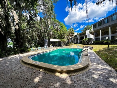 Beautifully UPDATED 1 bedroom / 1 bathroom ground-floor condo in - photo 20