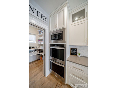 Parade of Homes 2020! This is a must see! Situated on a spacious - photo 20