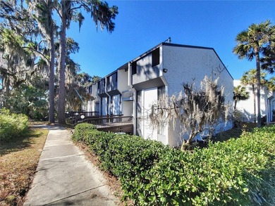 Beautifully UPDATED 1 bedroom / 1 bathroom ground-floor condo in - photo 22