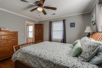 Welcome to this ultimate 4 bed/4.5 bath Lake Murray retreat with - photo 31