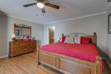 Welcome to this ultimate 4 bed/4.5 bath Lake Murray retreat with - photo 36
