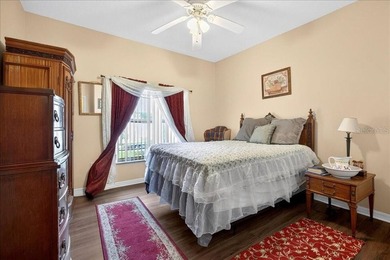 Stunning Estate Home on Double Lot - Space, Elegance & Comfort - photo 42