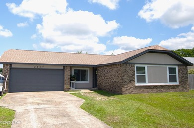 Deer Point Lake Home Active Under Contract in Panama City Florida