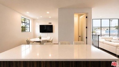 Ultimate Venice Living: A Modern Farmhouse Compound Near Abbot - photo 7