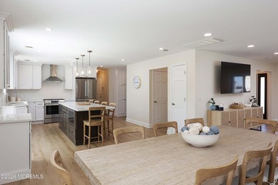 Completely renovated from top to bottom and perfectly positioned - photo 11