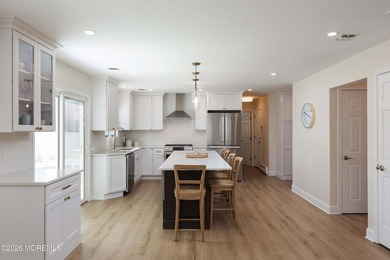 Completely renovated from top to bottom and perfectly positioned - photo 13