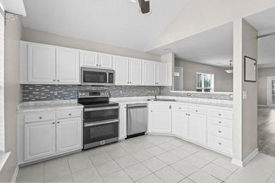 Charming 3BR/2BA End-Unit Townhome in Pawleys Place - Prime - photo 14