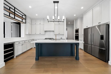 Exceptional Custom Lakeview Estate just moments from Bellwood - photo 14