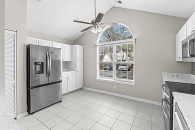 Charming 3BR/2BA End-Unit Townhome in Pawleys Place - Prime - photo 15