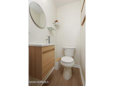 Completely renovated from top to bottom and perfectly positioned - photo 18