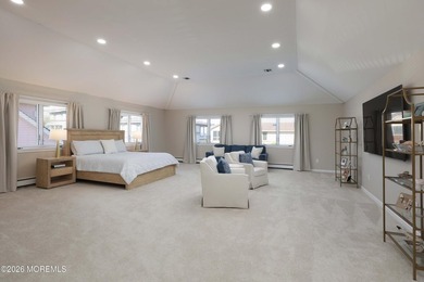 Completely renovated from top to bottom and perfectly positioned - photo 21