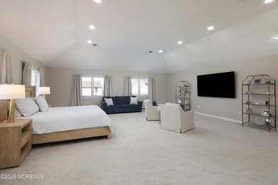 Completely renovated from top to bottom and perfectly positioned - photo 22