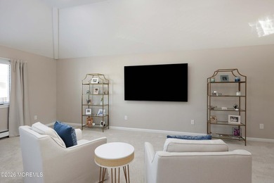 Completely renovated from top to bottom and perfectly positioned - photo 24