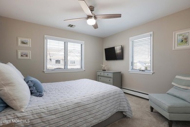 Completely renovated from top to bottom and perfectly positioned - photo 27