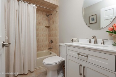 Completely renovated from top to bottom and perfectly positioned - photo 28