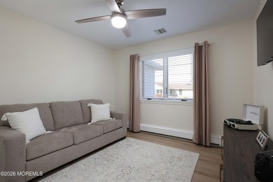 Completely renovated from top to bottom and perfectly positioned - photo 29