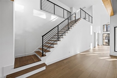 Exceptional Custom Lakeview Estate just moments from Bellwood - photo 30