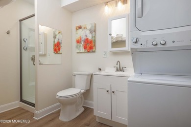 Completely renovated from top to bottom and perfectly positioned - photo 34