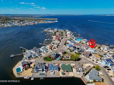 Completely renovated from top to bottom and perfectly positioned - photo 35