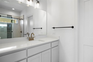 Exceptional Custom Lakeview Estate just moments from Bellwood - photo 35