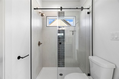 Exceptional Custom Lakeview Estate just moments from Bellwood - photo 36