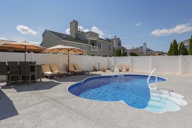 Completely renovated from top to bottom and perfectly positioned - photo 38
