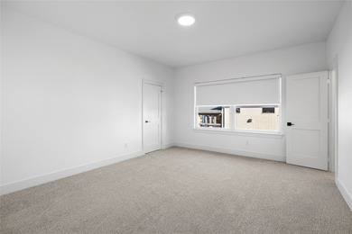 Exceptional Custom Lakeview Estate just moments from Bellwood - photo 38