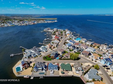 Completely renovated from top to bottom and perfectly positioned - photo 46